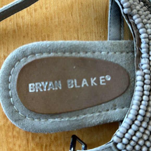 Bryan Blake Grey Suede & Beaded sandals in EU size 38 with added rubber soles. - Picture 5 of 8
